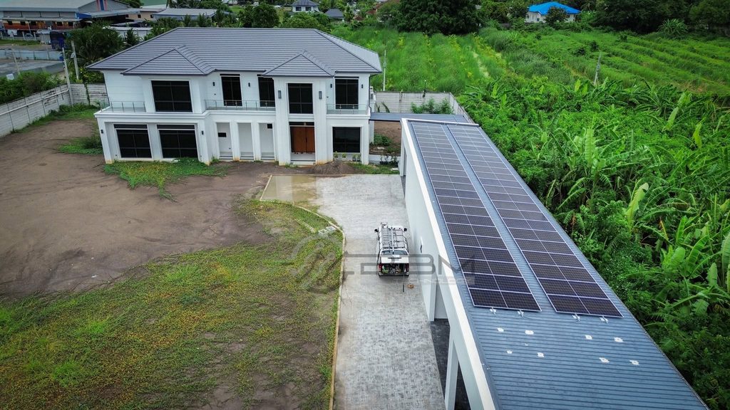 งานติดตั้งโซล่าเซลล์ Ongrid กำลังการผลิต 29.5 Kwp. สำหรับรองรับการใช้งานในบ้านพัก ขนาดใหญ่ และรองรับการชาร์จรถ EV ได้ถึง 2 คัน และรองรับแบตเตอร์รี่ ในอนาคต สำหรับการใช้งานในช่วงเวลากลางคืน - ภาพผลงานการติดตั้งที่ 2