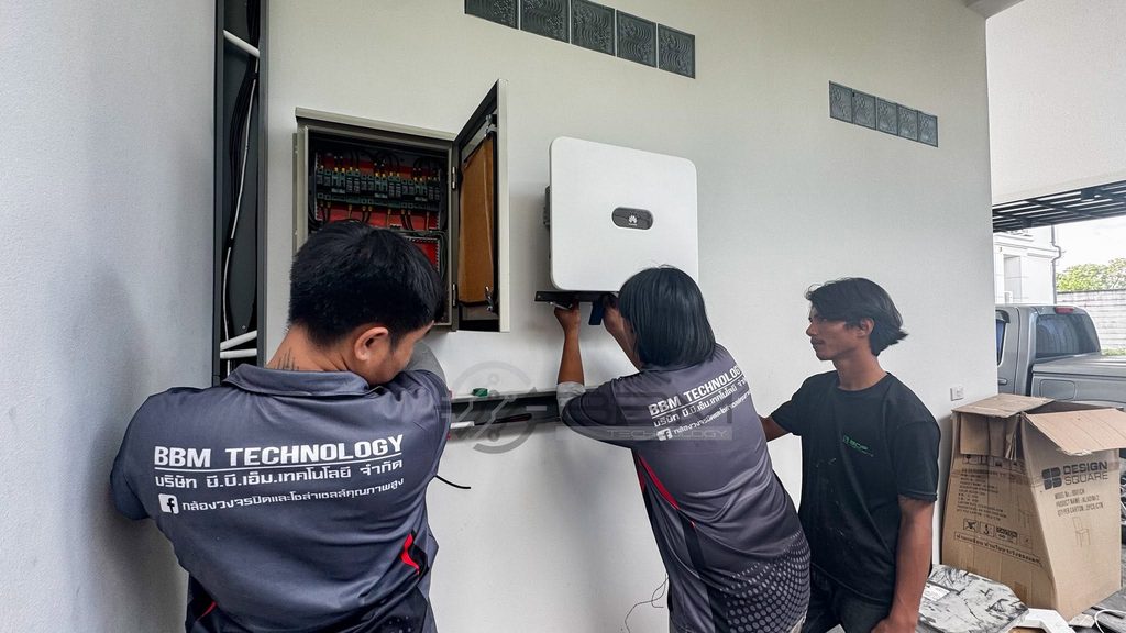 งานติดตั้งโซล่าเซลล์ Ongrid กำลังการผลิต 29.5 Kwp. สำหรับรองรับการใช้งานในบ้านพัก ขนาดใหญ่ และรองรับการชาร์จรถ EV ได้ถึง 2 คัน และรองรับแบตเตอร์รี่ ในอนาคต สำหรับการใช้งานในช่วงเวลากลางคืน - ภาพผลงานการติดตั้งที่ 9